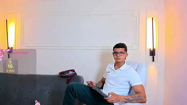 Paradise boy s online show from June 12, 2:38 pm