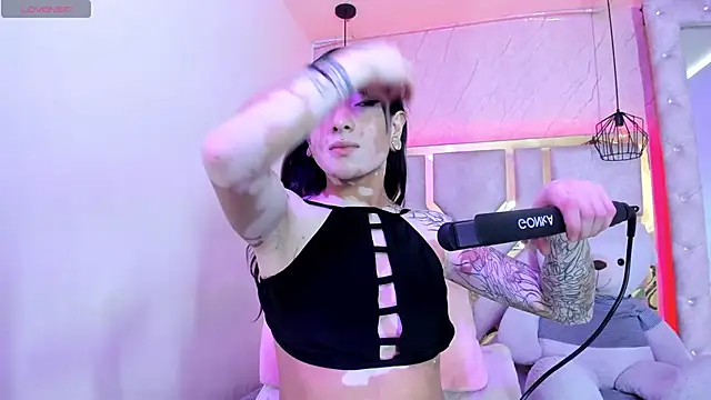 Snapshot of dayana_harlow2 chatting on October 9, 7:45 pm dayana harlow2 online show from October 9, 7:45 pm