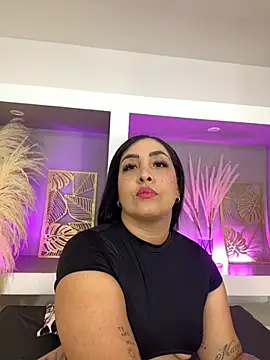 Snapshot of Sheeryl__ chatting on April 1, 5:19 am Sheeryl online show from April 1, 5:19 am
