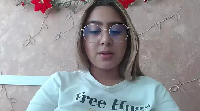 Miabonnett  online show from December 18, 5:10 pm