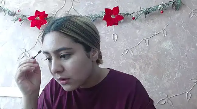 Miabonnett  online show from December 19, 1:51 pm