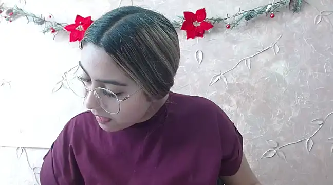 Miabonnett  online show from December 19, 4:57 pm