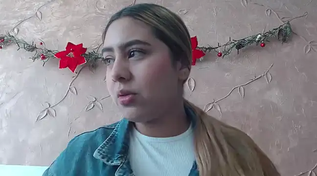 Miabonnett  online show from December 20, 1:43 pm