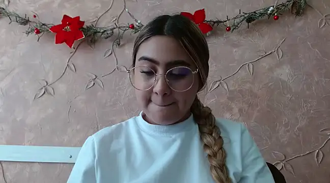 Miabonnett  online show from December 26, 2:27 pm