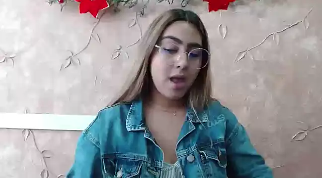 Miabonnett  online show from December 27, 5:05 pm