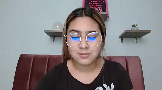 Miabonnett  online show from December 29, 9:30 pm