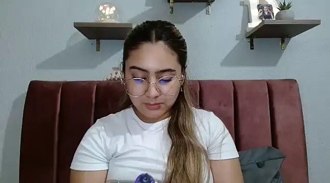 Miabonnett  online show from March 21, 9:23 pm