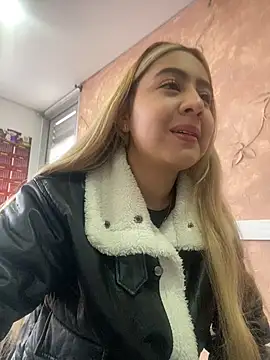 Miabonnett  online show from October 30, 12:06 pm