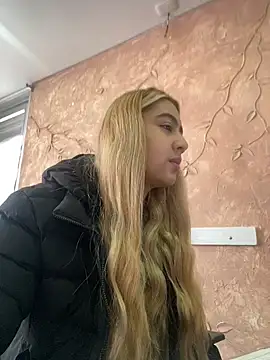 Miabonnett  online show from November 4, 12:04 pm