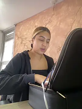 Miabonnett  online show from December 15, 12:20 pm