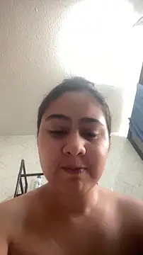 Snapshot of Miabonnett_ chatting on February 12, 2:01 pm Miabonnett online show from February 12, 2:01 pm