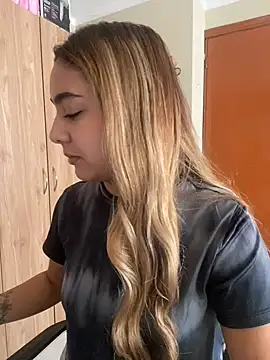 Snapshot of Miabonnett_ chatting on July 29, 2:26 pm Miabonnett online show from July 29, 2:26 pm