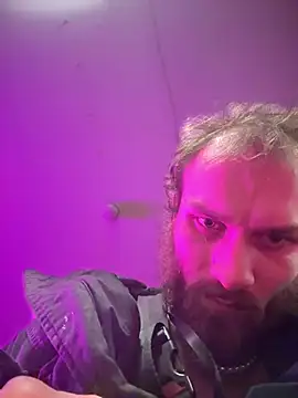 Snapshot of pervy_devil chatting on February 14, 2:30 am pervy devil online show from February 14, 2:30 am