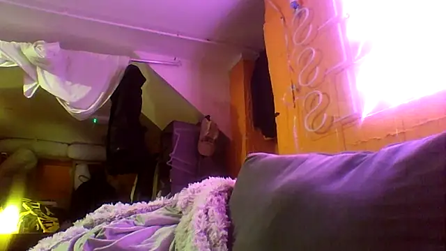 Snapshot of pervy_devil chatting on February 20, 6:26 am pervy devil online show from February 20, 6:26 am