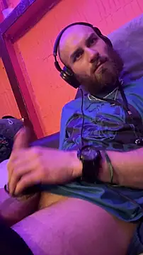 Snapshot of pervy_devil chatting on February 28, 9:32 am pervy devil online show from February 28, 9:32 am