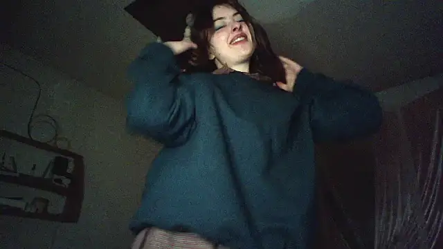 Snapshot of MAMA69LAMA chatting on February 20, 10:54 pm MAMA69LAMA online show from February 20, 10:54 pm