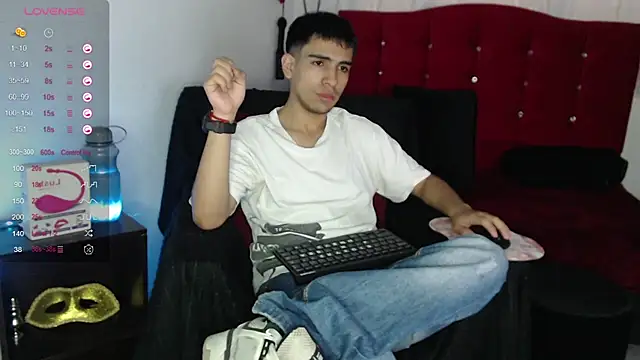 Snapshot of zack_thunder chatting on October 5, 1:20 pm zack thunder online show from October 5, 1:20 pm