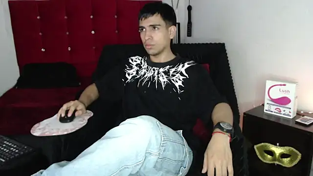 Snapshot of zack_thunder chatting on October 14, 1:01 pm zack thunder online show from October 14, 1:01 pm