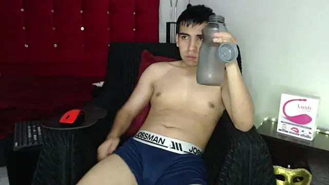 Snapshot of zack_thunder chatting on October 24, 1:18 pm zack thunder online show from October 24, 1:18 pm