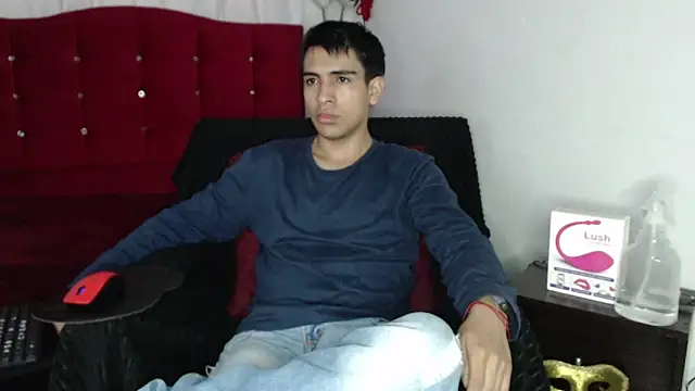 Snapshot of zack_thunder chatting on October 25, 12:34 pm zack thunder online show from October 25, 12:34 pm