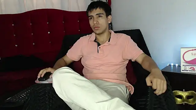 Snapshot of zack_thunder chatting on October 29, 1:02 pm zack thunder online show from October 29, 1:02 pm