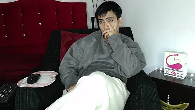 Snapshot of zack_thunder chatting on November 4, 1:21 pm zack thunder online show from November 4, 1:21 pm