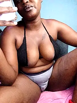 Snapshot of freaky_belle chatting on February 27, 6:35 am freaky belle online show from February 27, 6:35 am