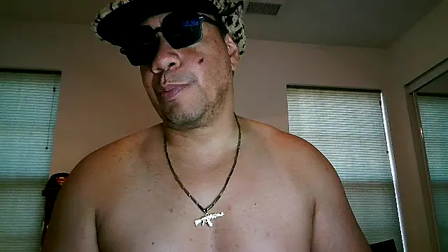 pimpdaddy4ever online show from December 3, 8:50 pm
