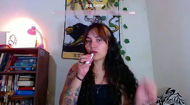 Snapshot of sweetiee_mary chatting on January 12, 8:14 pm sweetiee mary online show from January 12, 8:14 pm