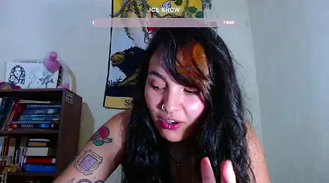 Snapshot of sweetiee_mary chatting on January 12, 11:15 pm sweetiee mary online show from January 12, 11:15 pm