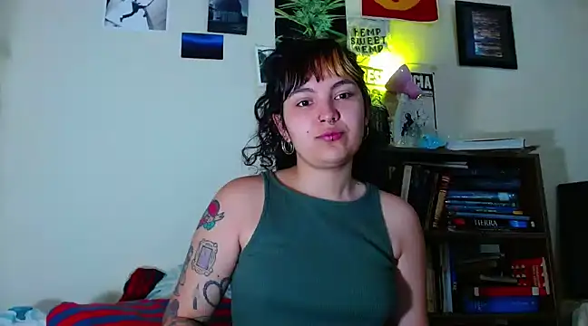 Snapshot of sweetiee_mary chatting on February 12, 4:33 pm sweetiee mary online show from February 12, 4:33 pm