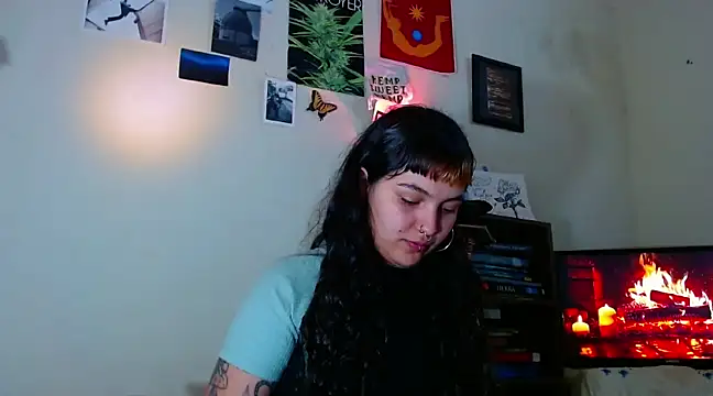 Snapshot of sweetiee_mary chatting on February 23, 11:47 pm sweetiee mary online show from February 23, 11:47 pm