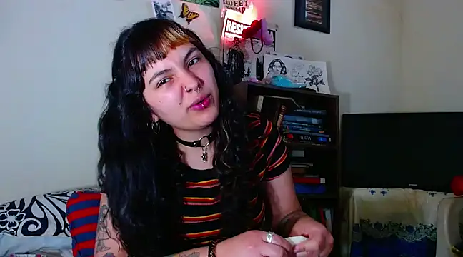 Snapshot of sweetiee_mary chatting on February 25, 5:36 pm sweetiee mary online show from February 25, 5:36 pm