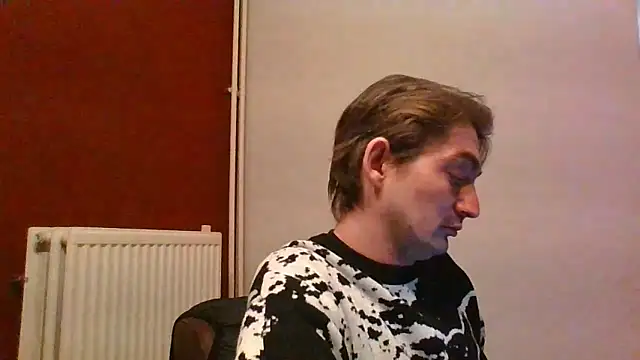 Wesleymodel online show from January 17, 8:45 pm