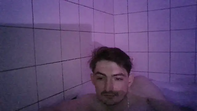 Wesleymodel online show from March 31, 9:48 pm