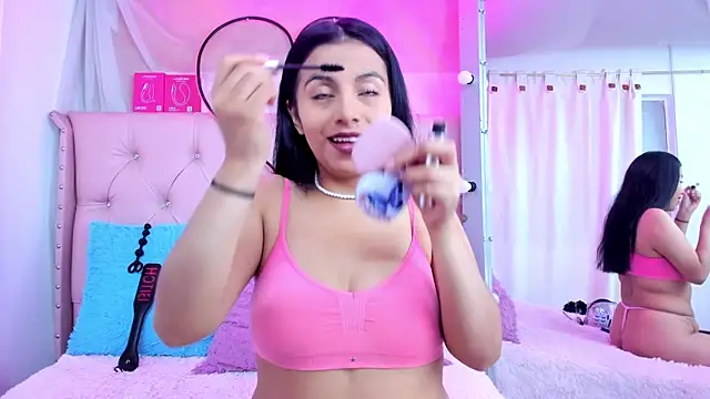 Snapshot of Emma_collins23 chatting on March 27, 2:39 am Emma collins23 online show from March 27, 2:39 am