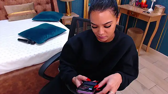 SerenaXMendez online show from January 25, 12:58 pm
