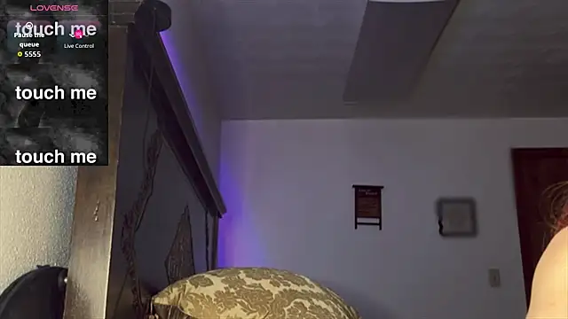 MonroeLoves online show from February 20, 9:32 am