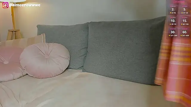 Snapshot of aimeerowe chatting on February 6, 6:00 pm aimeerowe online show from February 6, 6:00 pm