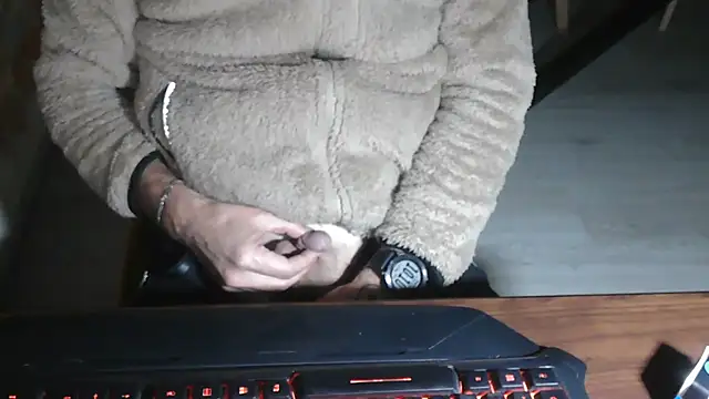 Adri gard online show from December 2, 9:10 pm