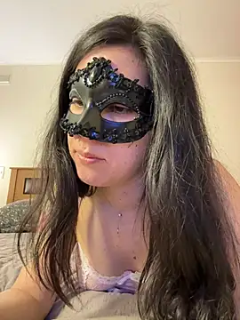 Reinacatchile online show from December 16, 2:25 am