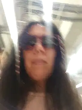 Reinacatchile online show from February 24, 1:35 am