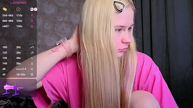 Snapshot of Milia_Parker chatting on June 4, 7:42 pm Milia Parker online show from June 4, 7:42 pm