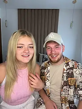 Snapshot of NickyGold_Official chatting on April 14, 2:56 pm NickyGold Official online show from April 14, 2:56 pm