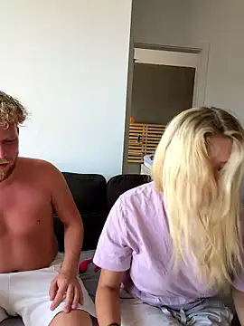 Snapshot of NickyGold_Official chatting on June 7, 3:27 pm NickyGold Official online show from June 7, 3:27 pm