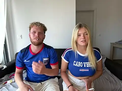 Snapshot of NickyGold_Official chatting on June 9, 2:39 pm NickyGold Official online show from June 9, 2:39 pm