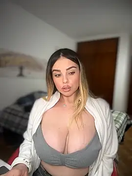 Alirawrz online show from December 11, 3:58 pm