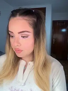Alirawrz online show from December 17, 11:28 am