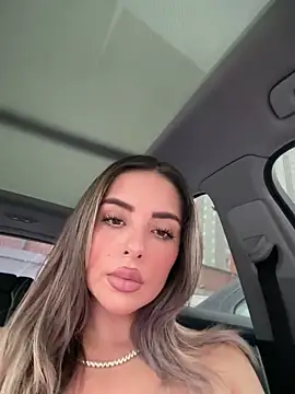 Snapshot of Alirawrz chatting on October 16, 1:45 pm Alirawrz online show from October 16, 1:45 pm