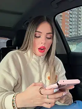 Snapshot of Alirawrz chatting on November 10, 12:37 pm Alirawrz online show from November 10, 12:37 pm